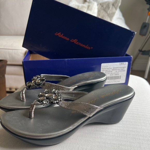 Athena Alexander embellished slide - Picture 1 of 5